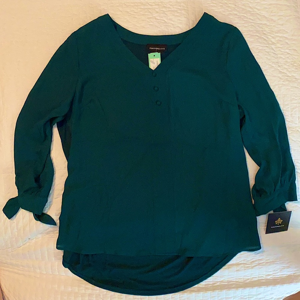 Green mixed media flowy top